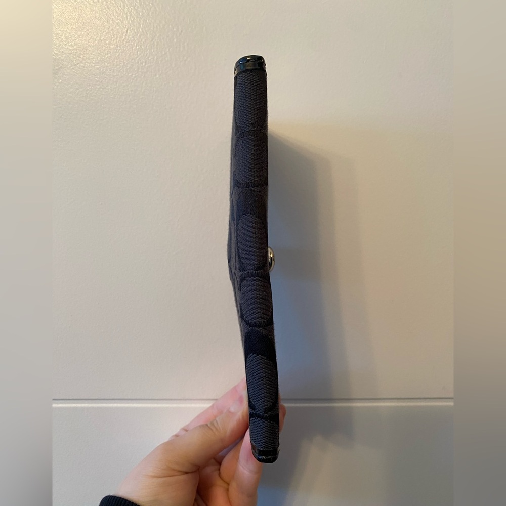 COACH -Black Wallet with snap closure - Picture 3 of 5